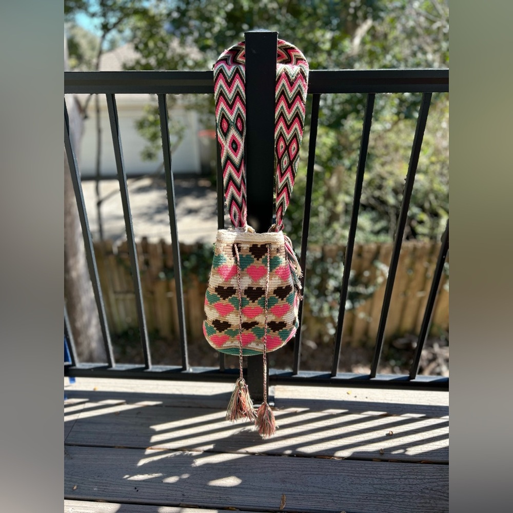 Wayuu Mochila Handmade Crossbody Bag Pink Teal Heart - Picture 3 of 15